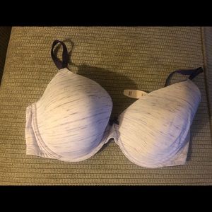 Victoria Secret Bra 40 DD